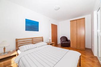 Apartment Skada