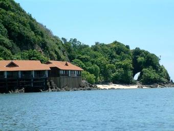 Hotel Gem Island Resort & Spa
