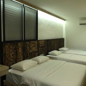 The Oikos Hotel