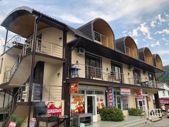 Rai Hotel & Hostel