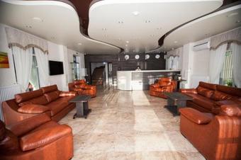 Regatta Hotel