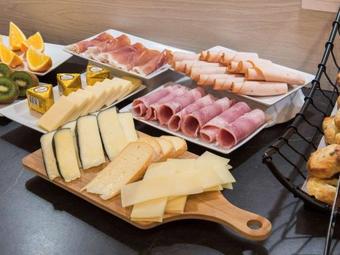 Hotel Mercure Paris Pont De Levallois Neuilly