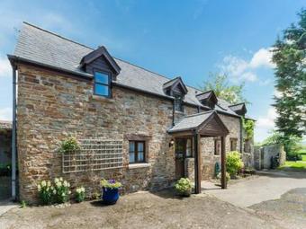 Serene Farmhouse In Westward Ho Near The Sea