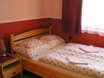 Hostal Bazsar�zsa Fogad�