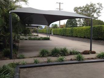 Francis Phillip Motor Inn And The Lodge