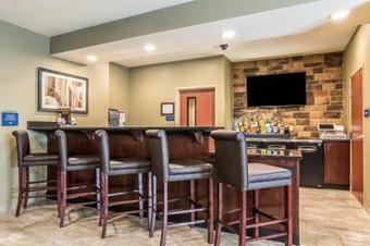 Cobblestone Hotel & Suites - Greenville