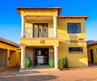 Hostal Hlulani Guest House