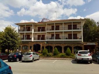 Nefeli Hotel