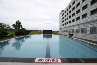 Hotel Naveen Lakeside