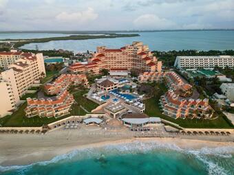 Hotel Wyndham Grand Cancun All Inclusive Resort & Villas