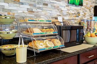 Hotel Quality Inn & Suites
