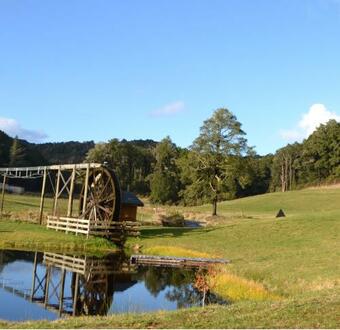 Ahaura Lodge & Waterwheel Farm