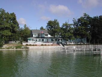 Posada Churchill Pointe Inn