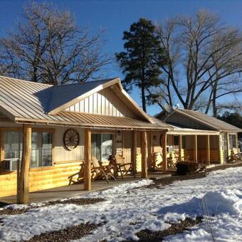 Hotel Rainbows End Resort