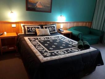 The Moe Motor Inn