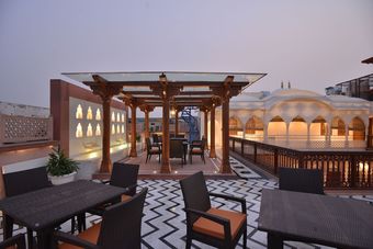 Hotel Welcomheritage Haveli Dharampura