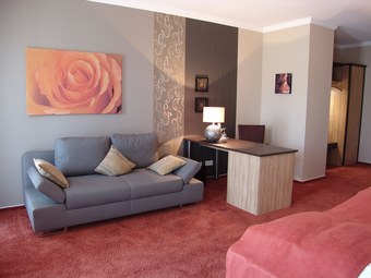 M13 Hotel