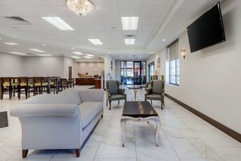 Hotel Clarion Inn & Suites Oxford East
