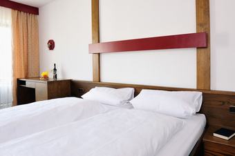 Hotel Pflug Ottenh�fen