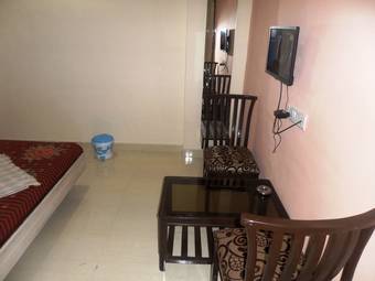 Riya Raj Hotel