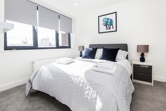 City Stay Apartments - Platform