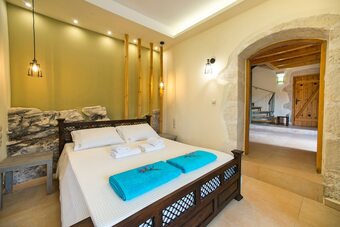 Cretan View Villa With Heated Swimming Pool