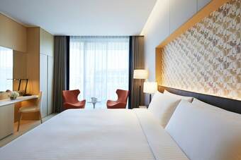 Marriott Jeju Shinhwa World Hotels & Resorts