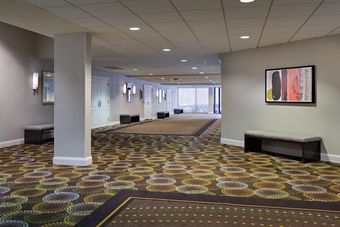 Doubletree By Hilton Fairfield Hotel & Suites