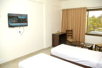 Hotel Gulmohar Pride