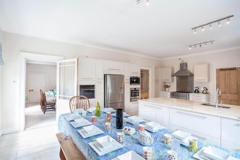 Secluded Country House Gem With Swimming Pool & Tennis Court