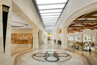 Golden Crown Hotel
