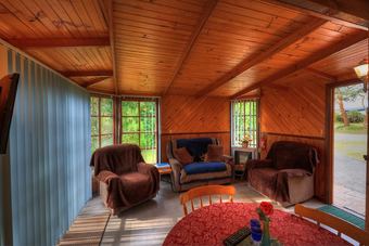 Stanley Lakeside Spa Cabins