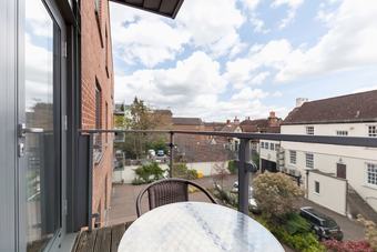 Roomspace Apartments -marquis Court