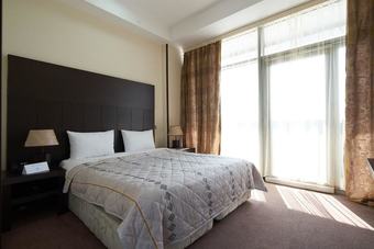 Crossway Hotel