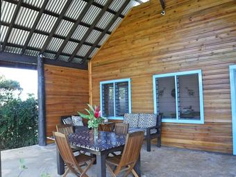 Hotel Raintree Bure