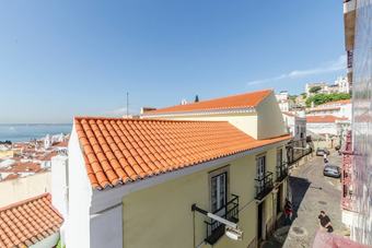 Spacious Apartment In Alfama With A Great View