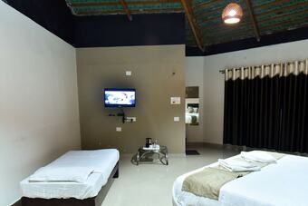 Hotel Hoysala Resort
