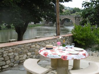 Hotel Limoux Riverside Gardens