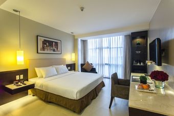 The B Hotel