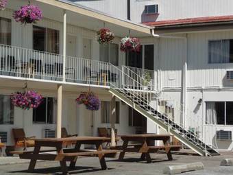 Sunnycrest Motel