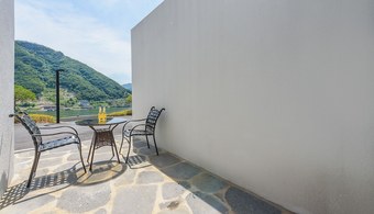 V10 Spa Pension