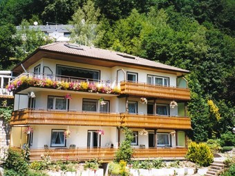 Beautiful Apartment In The Black Forest With South-facing Balcony And Private Entrance