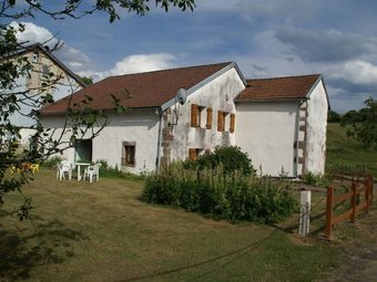 Spacious Holiday Home Near Forest In Esmouli�res