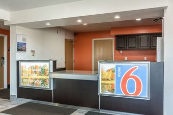 Motel 6 Barkeyville, Pa