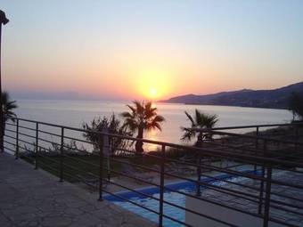 Kallinousa Beach Villa