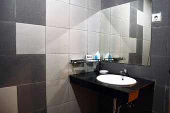 Sofyan Saka Hotel
