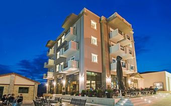 Hotel Theasis