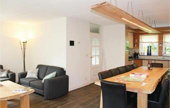 Six-bedroom Holiday Home In Lunteren