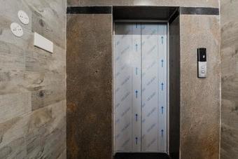 Oyo 9930 Hotel Avs Residency