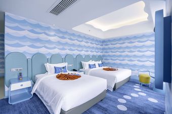 Dolphin Bay Hotel